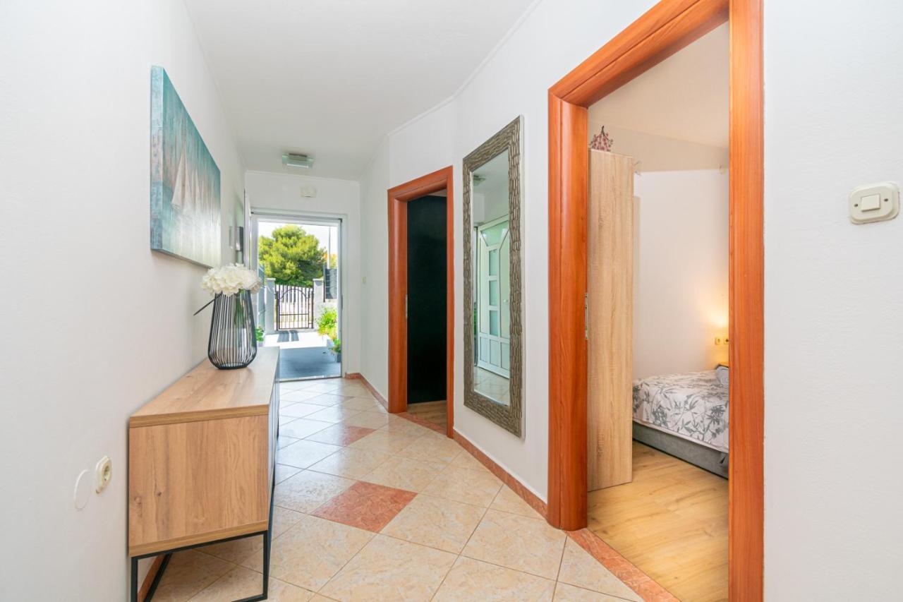 Modern Apartment With Private Pool Bibinje Ngoại thất bức ảnh