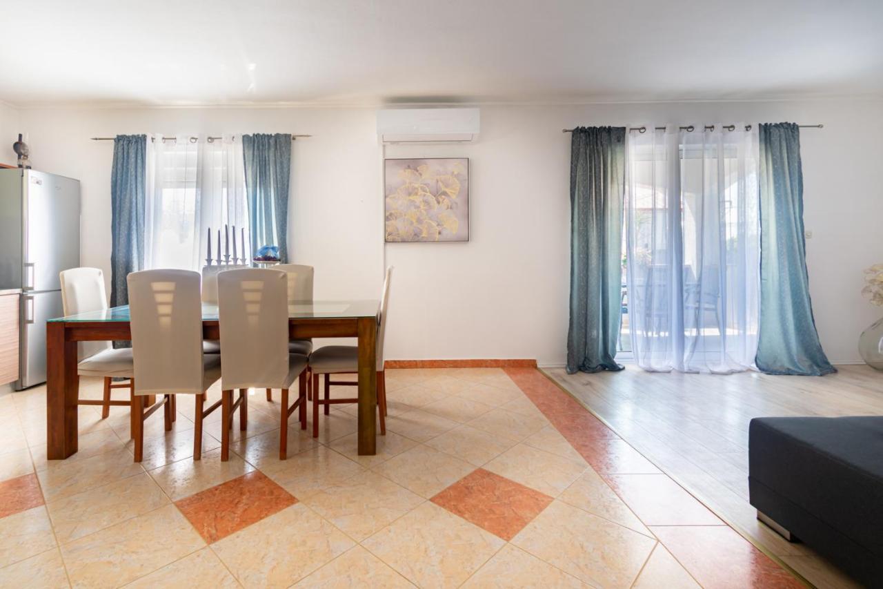 Modern Apartment With Private Pool Bibinje Ngoại thất bức ảnh