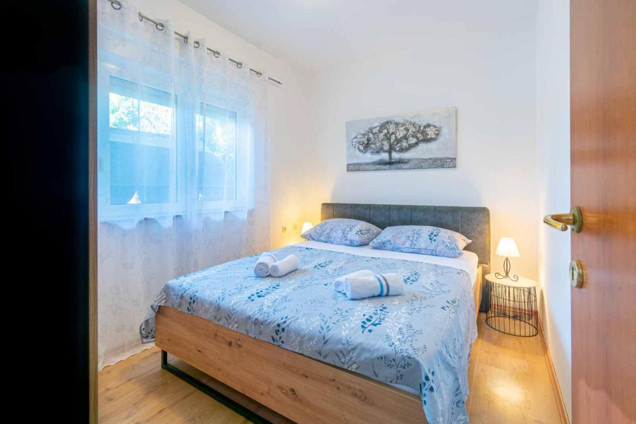 Modern Apartment With Private Pool Bibinje Ngoại thất bức ảnh