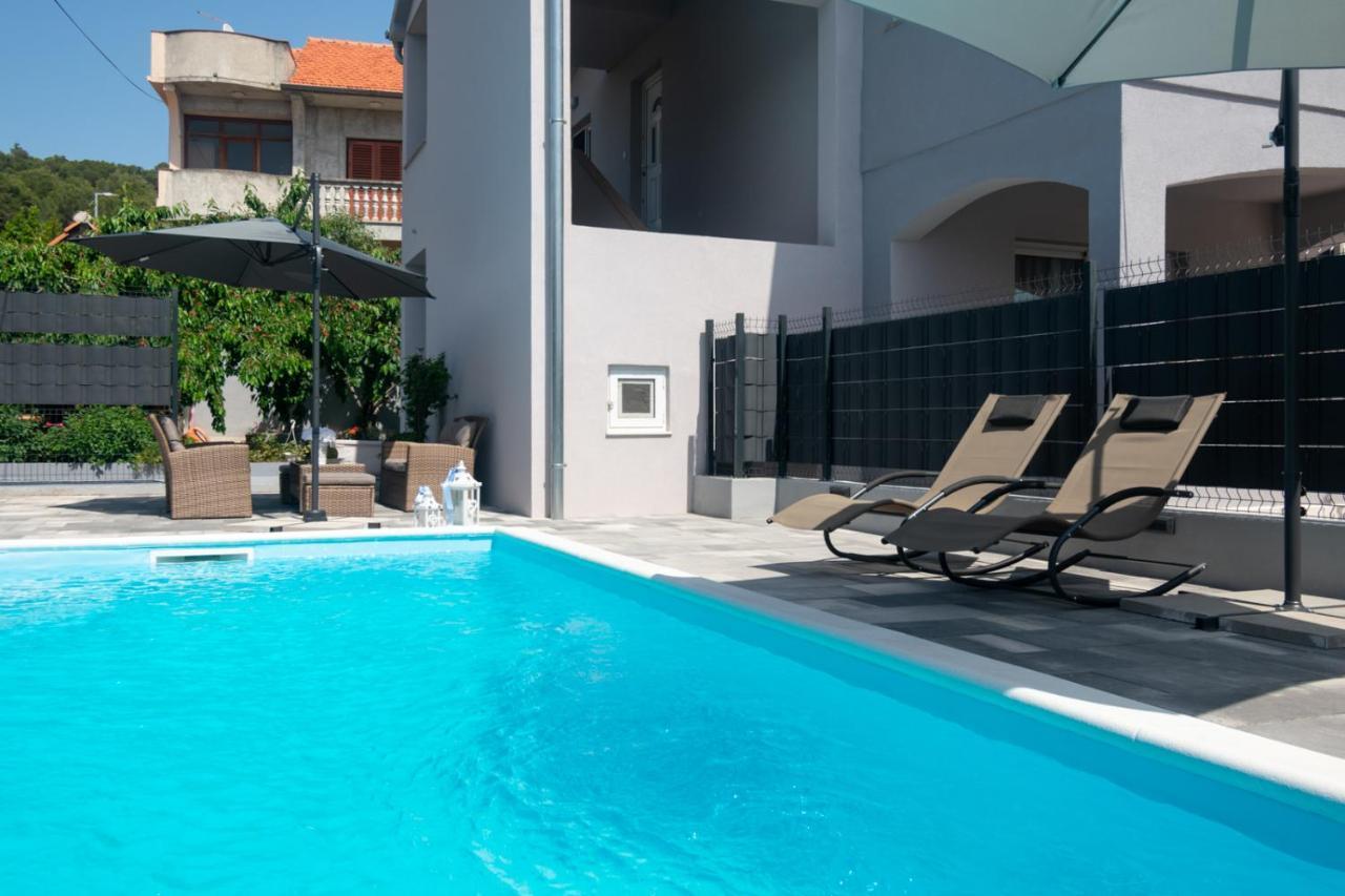 Modern Apartment With Private Pool Bibinje Ngoại thất bức ảnh