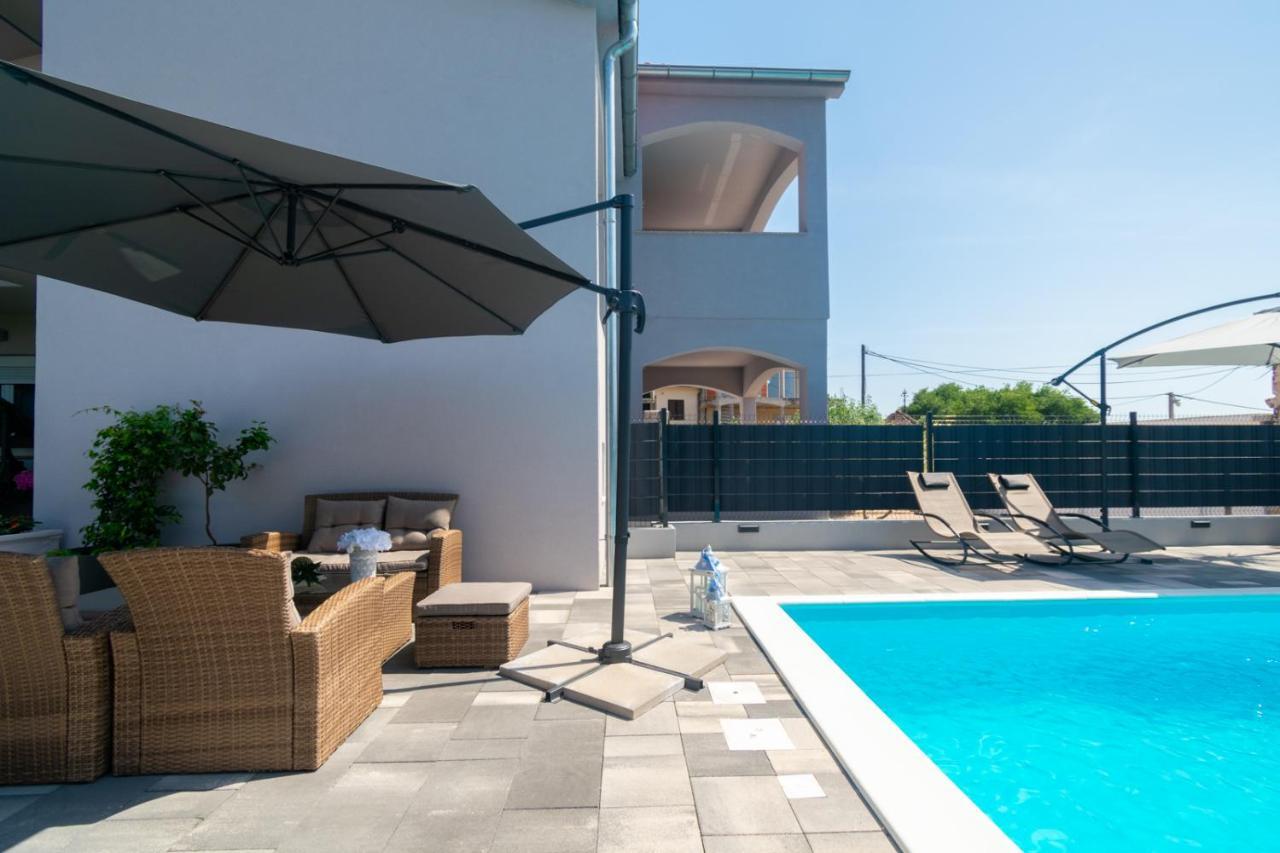 Modern Apartment With Private Pool Bibinje Ngoại thất bức ảnh